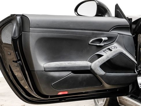 Used 2014 Porsche 911 GT3 w/ Sound Package Plus image 31