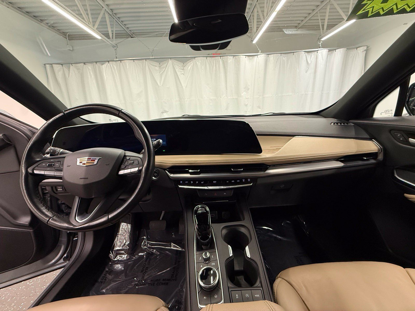 Used 2024 Cadillac XT4 Premium Luxury FWD image 17