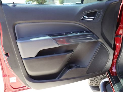 Used 2019 Chevrolet Colorado Z71 AWD/4WD image 10