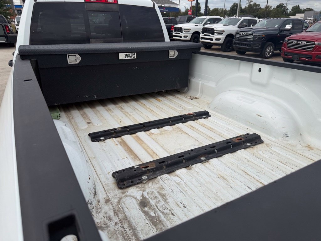 Used 2024 RAM 2500 Tradesman w/ Chrome Appearance Group AWD/4WD image 9