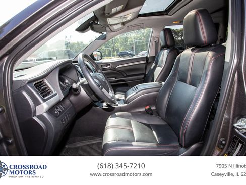 Used 2019 Toyota Highlander SE AWD/4WD image 22