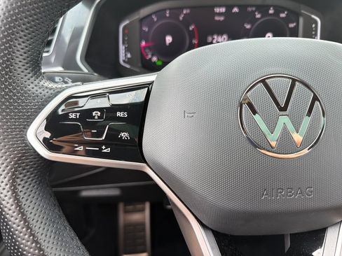 Certified 2022 Volkswagen Tiguan SEL R-Line AWD/4WD image 14