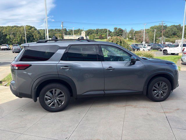 Used 2025 Nissan Pathfinder SV w/ SV Premium Package AWD/4WD image 8