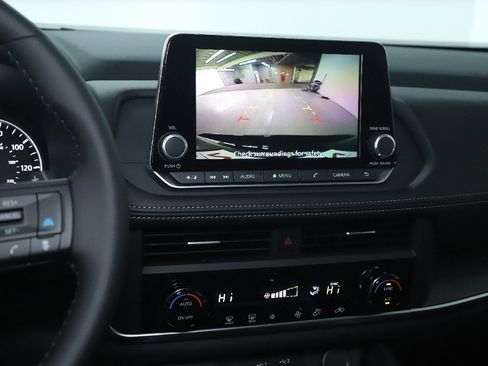 Certified 2026 Nissan Rogue SV image 28