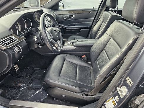 Used 2014 Mercedes-Benz E 350 Sedan image 25
