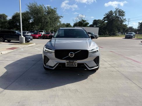 Certified 2025 Volvo XC60 B5 Plus AWD/4WD image 8