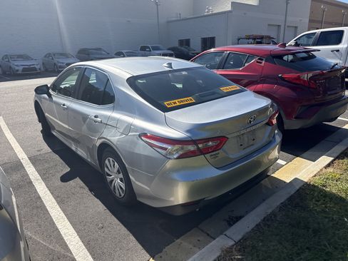 Used 2019 Toyota Camry LE w/ Audio Package FWD image 10
