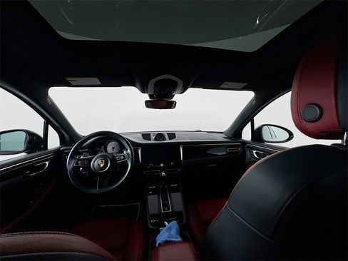 Certified 2022 Porsche Macan S image 35