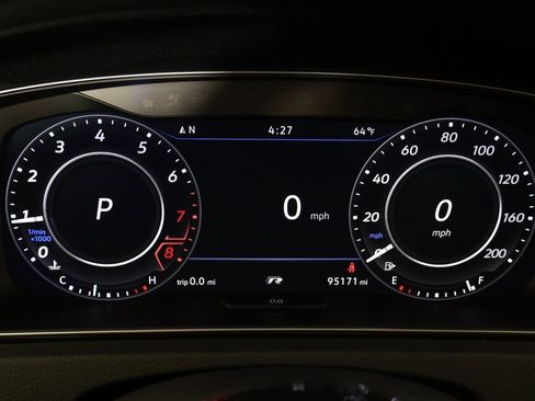 Used 2018 Volkswagen Golf R 4-Door image 42