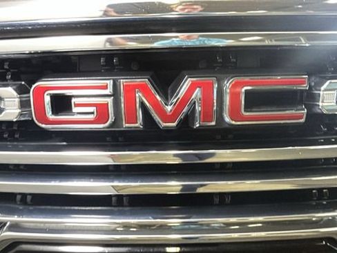 Used 2019 GMC Sierra 1500 SLT w/ SLT Premium Package AWD/4WD image 8