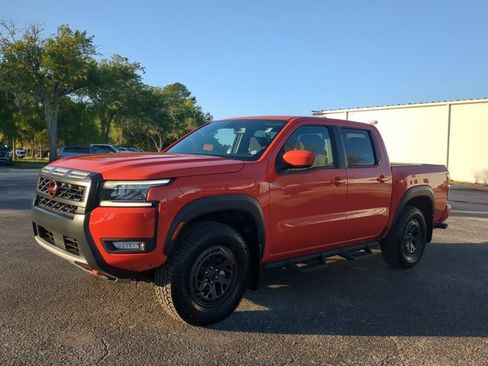 Certified 2025 Nissan Frontier PRO-4X w/ Tow Package AWD/4WD image 8