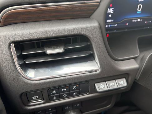 Used 2023 Chevrolet Tahoe High Country image 30