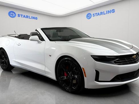 Used 2021 Chevrolet Camaro LT w/ Technology Package RWD image 13
