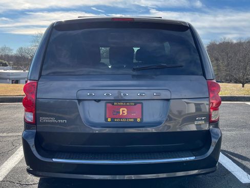 Used 2018 Dodge Grand Caravan SXT w/ Blacktop Package FWD image 13