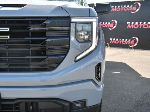 Used 2024 GMC Sierra 1500 Elevation w/ LPO, Elevation Black Package image 11