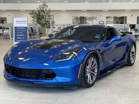 Used 2015 Chevrolet Corvette Z06 w/ 3LZ Preferred Equipment Group image 6