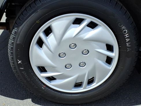 Used 2019 Nissan Versa Note SV FWD image 11