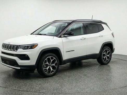 Used 2025 Jeep Compass Limited AWD/4WD image 3