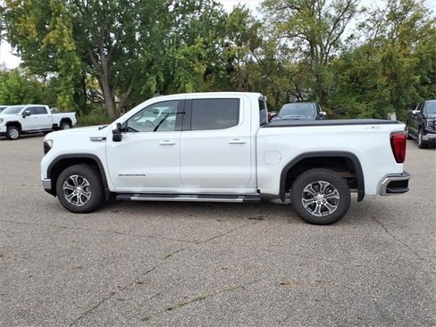 Used 2024 GMC Sierra 1500 SLE image 7