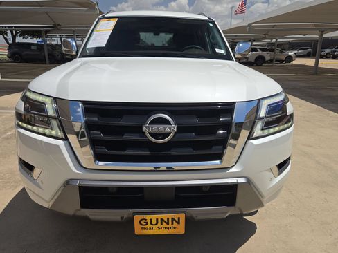 Used 2023 Nissan Armada Platinum w/ Captain's Chairs Package RWD image 8