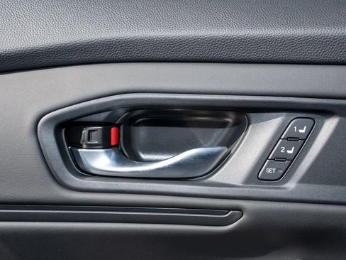 Used 2025 Honda Accord Sport image 29