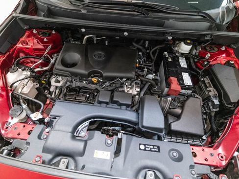 Used 2024 Toyota RAV4 LE AWD/4WD image 32