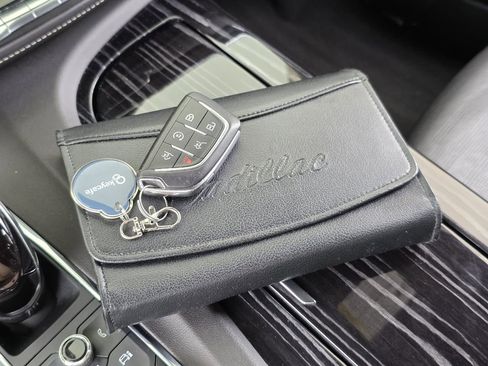 Used 2022 Cadillac Escalade ESV Sport w/ Touring Package image 37