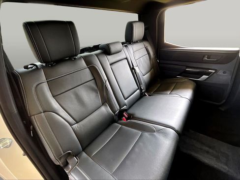 Used 2026 Toyota Tundra Limited AWD/4WD image 18