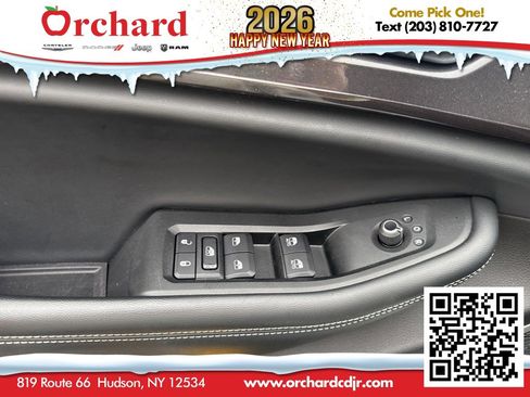 Used 2022 Jeep Grand Cherokee L Laredo image 25