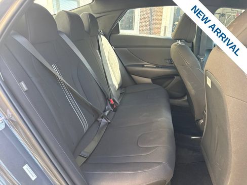 Used 2025 Hyundai Elantra Sport FWD image 11