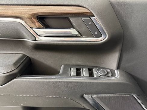 Used 2024 Chevrolet Silverado 1500 LT w/ Z71 Off-Road Package image 13