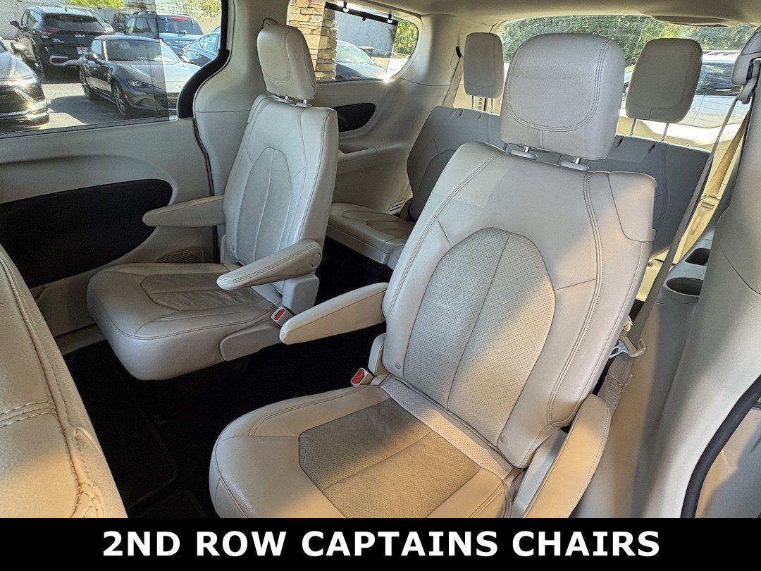 Used 2021 Chrysler Pacifica Touring-L FWD image 24