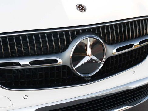 Used 2026 Mercedes-Benz GLC 300 4MATIC image 24