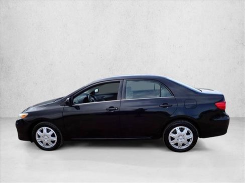 Used 2013 Toyota Corolla LE FWD image 2