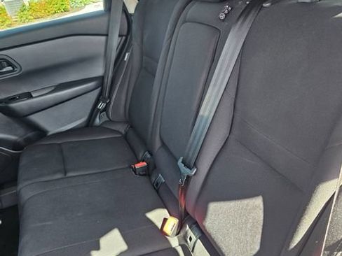 Used 2024 Nissan Rogue S FWD image 19