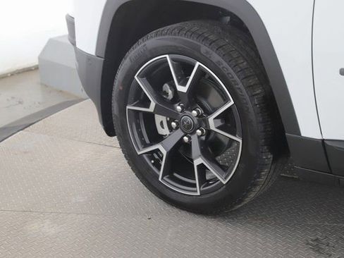 New 2026 Jeep Cherokee Overland image 13