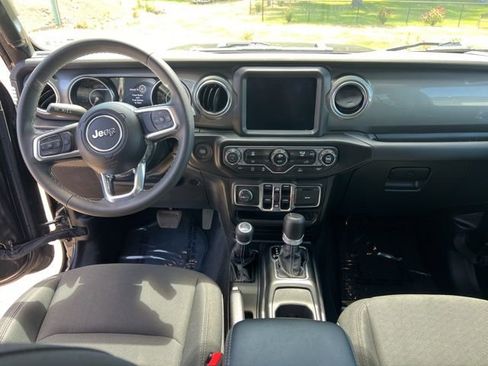 Used 2023 Jeep Wrangler Sahara image 8