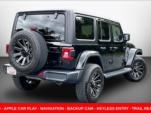 Used 2022 Jeep Wrangler Unlimited Sahara w/ LED Lighting Group AWD/4WD image 6