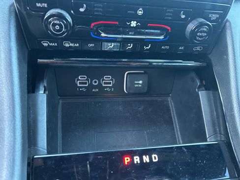 Used 2023 Jeep Grand Cherokee Altitude image 39