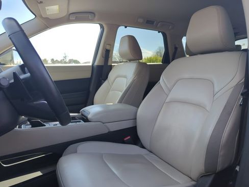 Used 2025 Nissan Pathfinder SL image 19