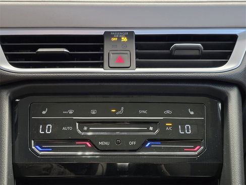 New 2025 Volkswagen Taos SE image 14