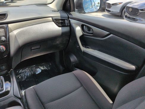 Used 2019 Nissan Rogue Sport S w/ Appearance Package FWD image 17