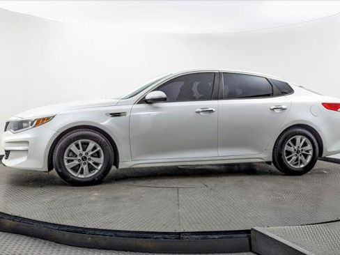 Used 2018 Kia Optima LX image 3