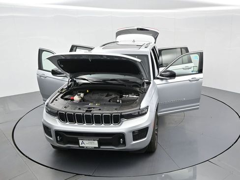 Used 2023 Jeep Grand Cherokee Overland image 31