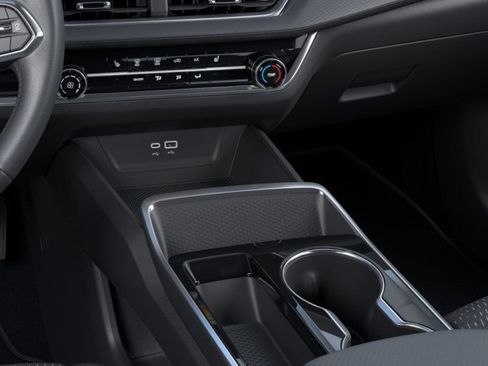 New 2025 Chevrolet Equinox LT w/ Safety and Technology Package FWD image 24