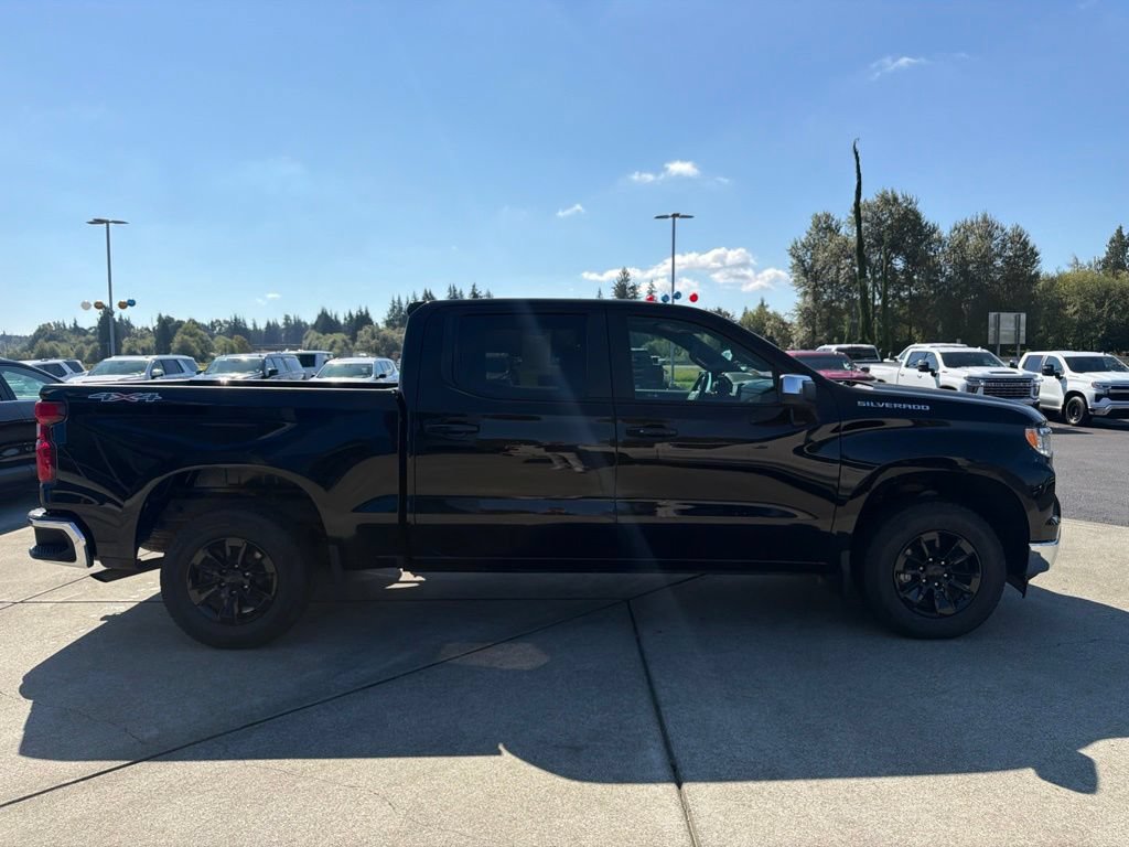 Used 2025 Chevrolet Silverado 1500 LT AWD/4WD image 7