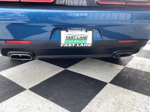 Used 2023 Dodge Challenger SXT image 6