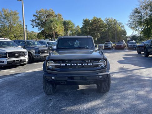 New 2025 Ford Bronco Outer Banks w/ Sasquatch Package image 2