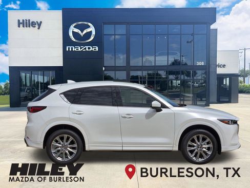 Certified 2025 MAZDA CX-5 AWD 2.5 S w/ Premium Plus Pkg image 3
