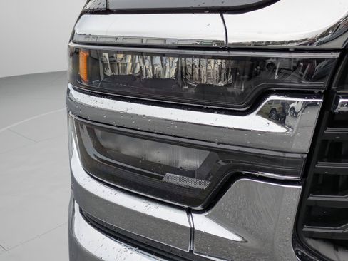 New 2026 RAM 2500 Big Horn AWD/4WD image 30